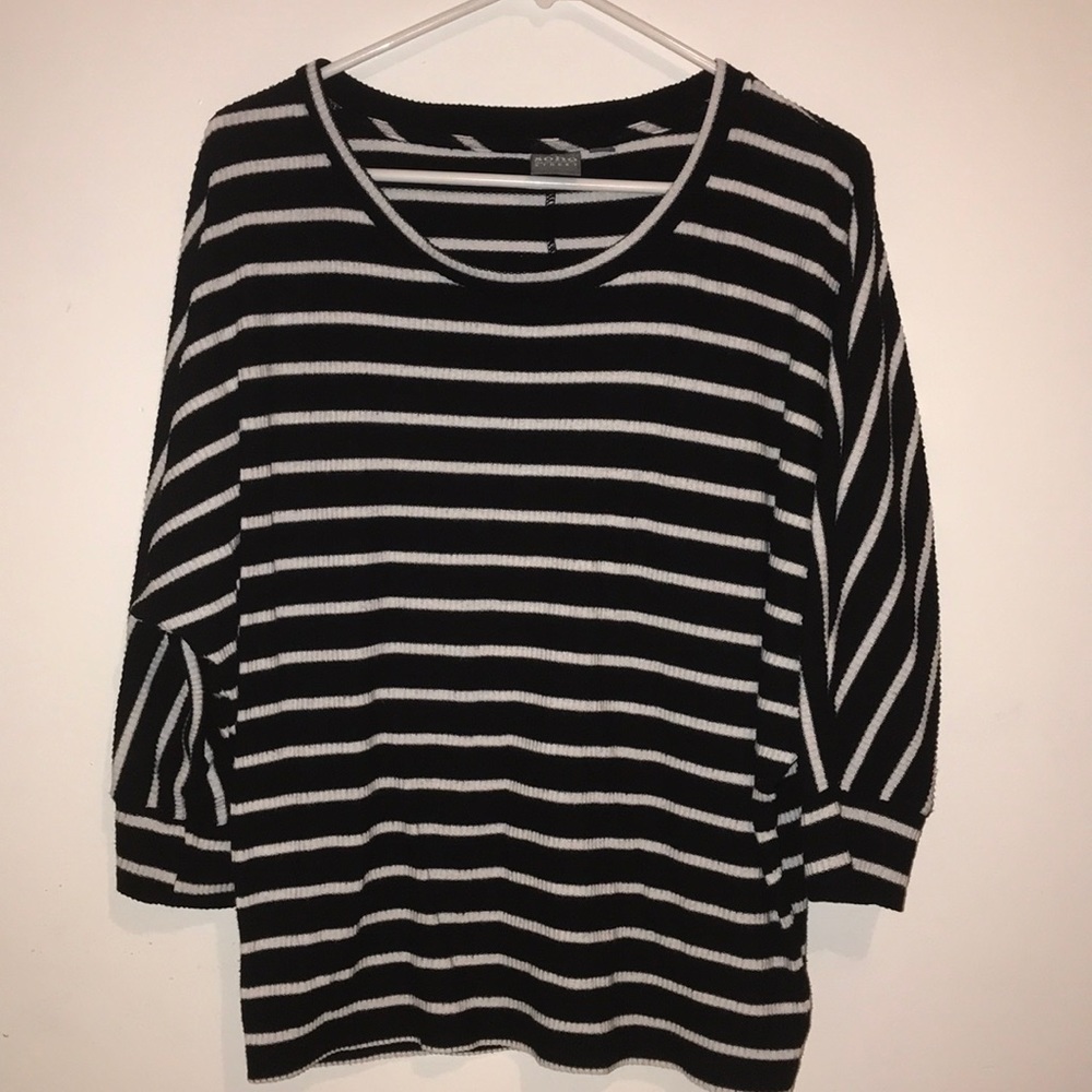 Black & white striped 3/4th sleeve blouse